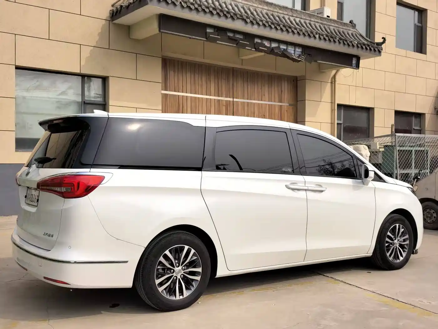 Buick GL8 2018 ES 28T Luxury Type China VI фото 5