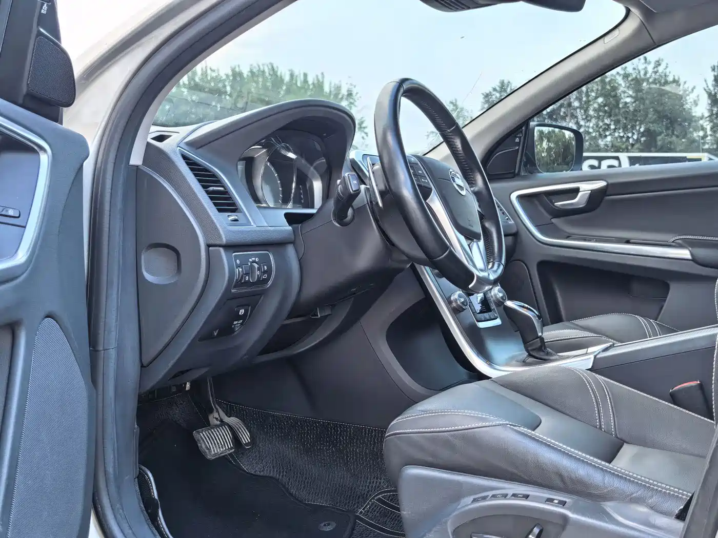 Фото 7 - Volvo XC60