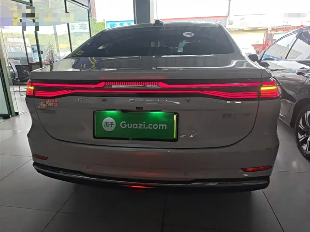 Geely Galaxy Galaxy A7 2025 EM-i 150km Explorer+ Edition фото 6
