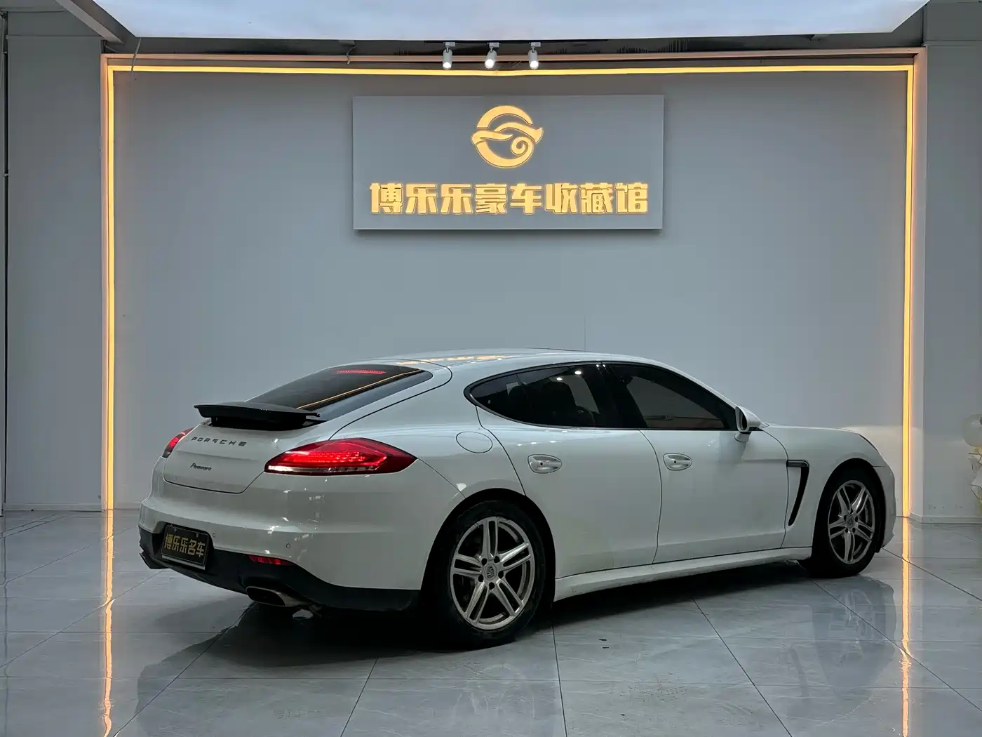 Porsche Panamera 2014 Panamera 3.0T фото 5