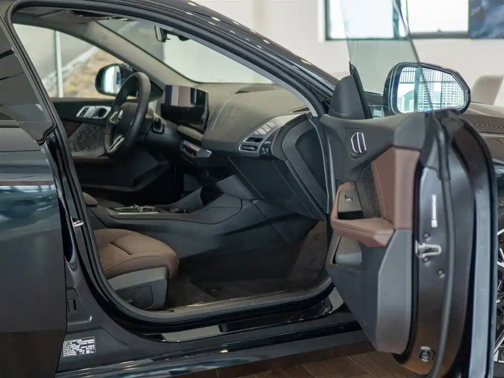 BMW 2 Series 2025 225L M Sport Package фото 20