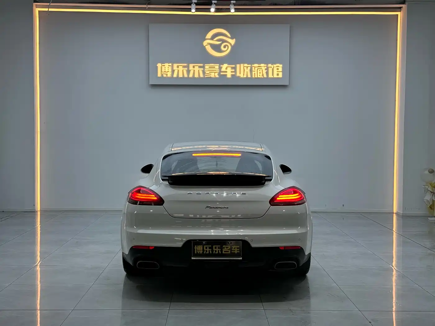 Porsche Panamera 2014 Panamera 3.0T фото 3