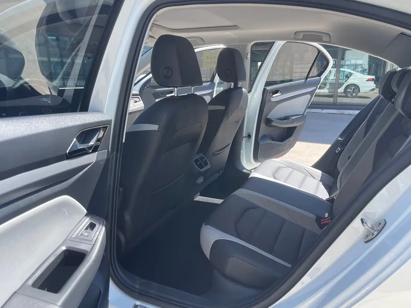 Volkswagen Bora 2023 280TSI DSG Prestige Edition фото 9