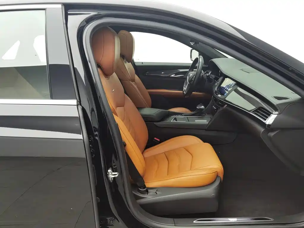 Фото 23 - Cadillac CT6