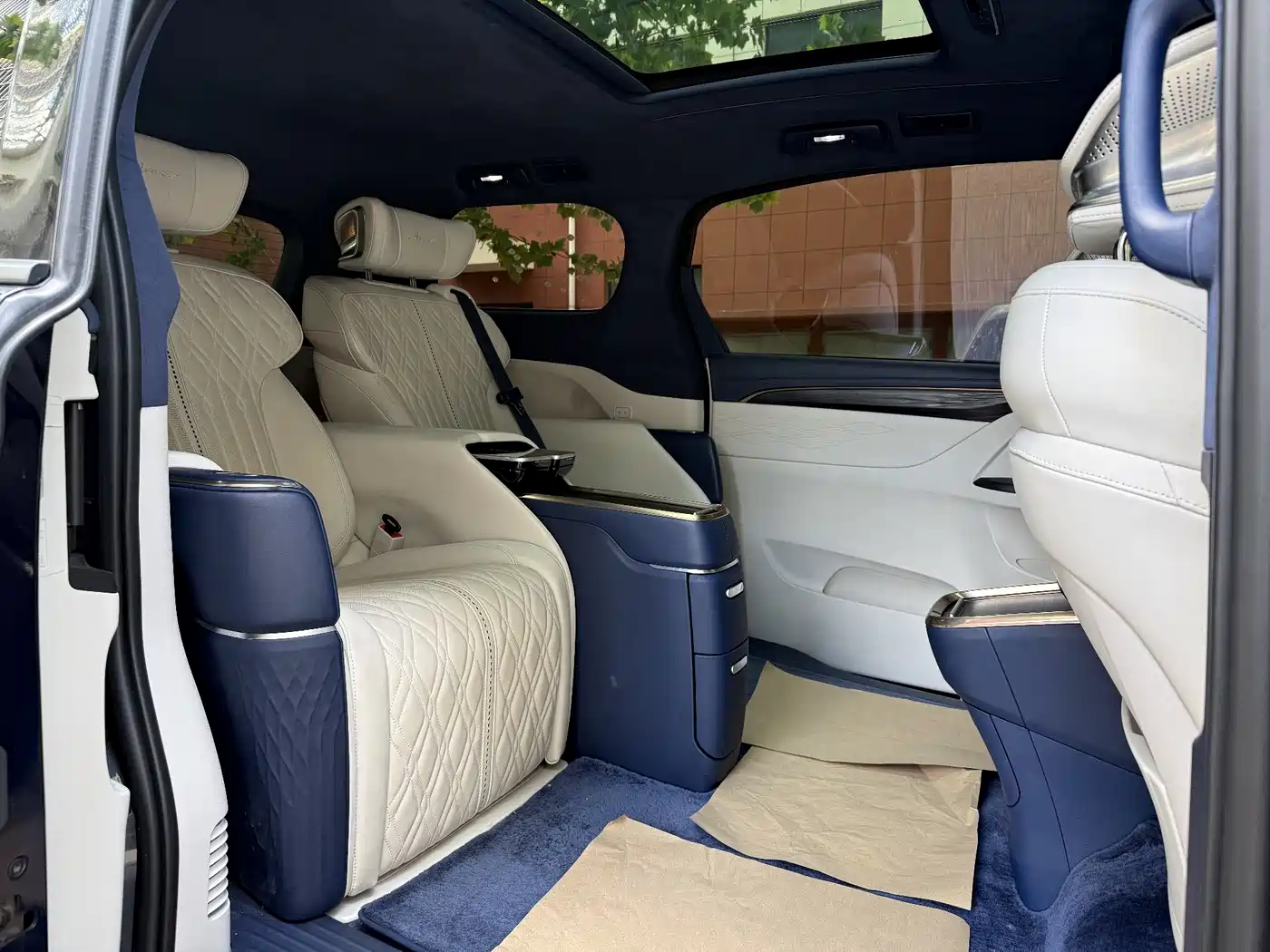 Buick GL8 2022 Avenir 4-Seater Prestige Edition фото 12
