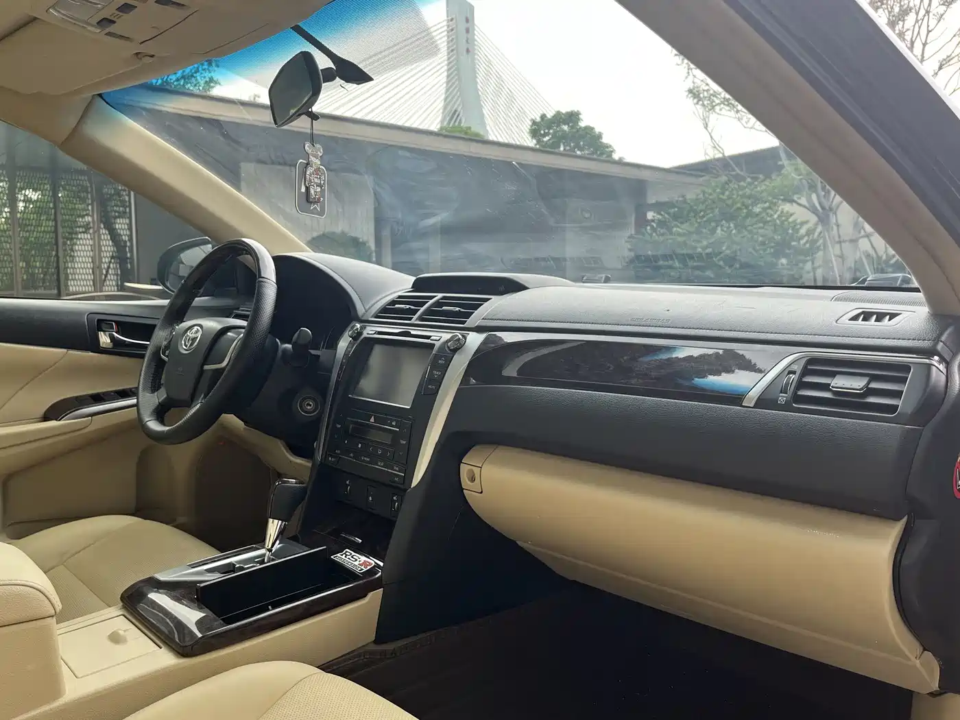 Toyota Camry 2015 2.0G Leading Edition фото 20