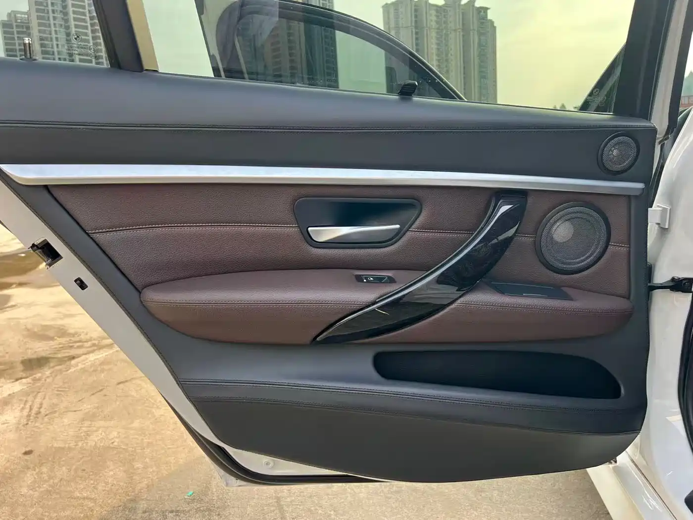 BMW 3 Series 2018 330Li M Sport Black Night Edition фото 8