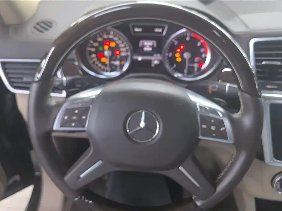 Mercedes-Benz M-Class фото 15