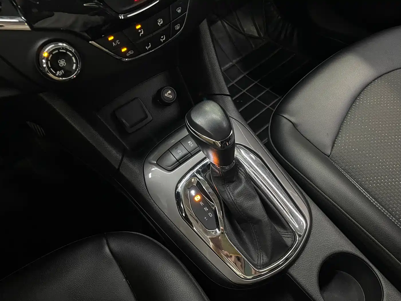 Photo 17 - Chevrolet Cruze