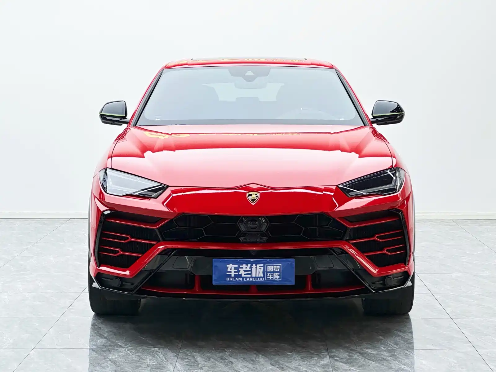 Фото 2 - Lamborghini Urus