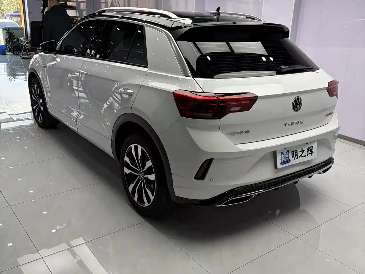 VOLKSWAGEN T-ROC EXPLORING SONGS