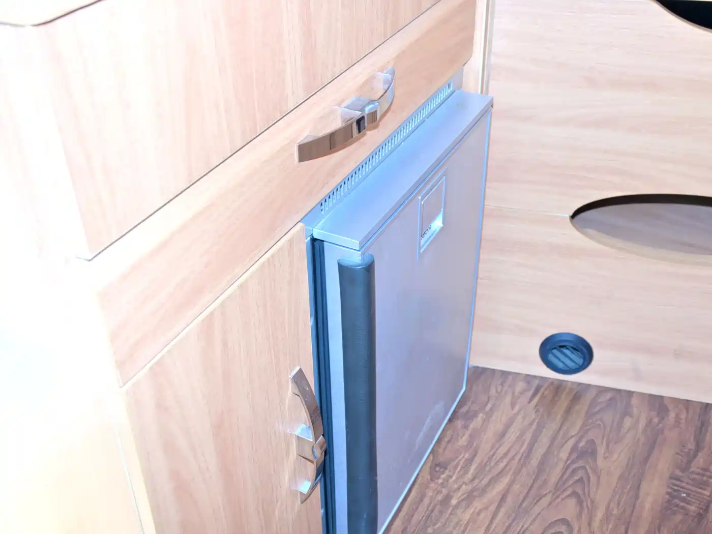 SAIC Maxus Xintu V80 2018 2.5T AMT Elite Long Wheelbase High Roof 5 Seater фото 27