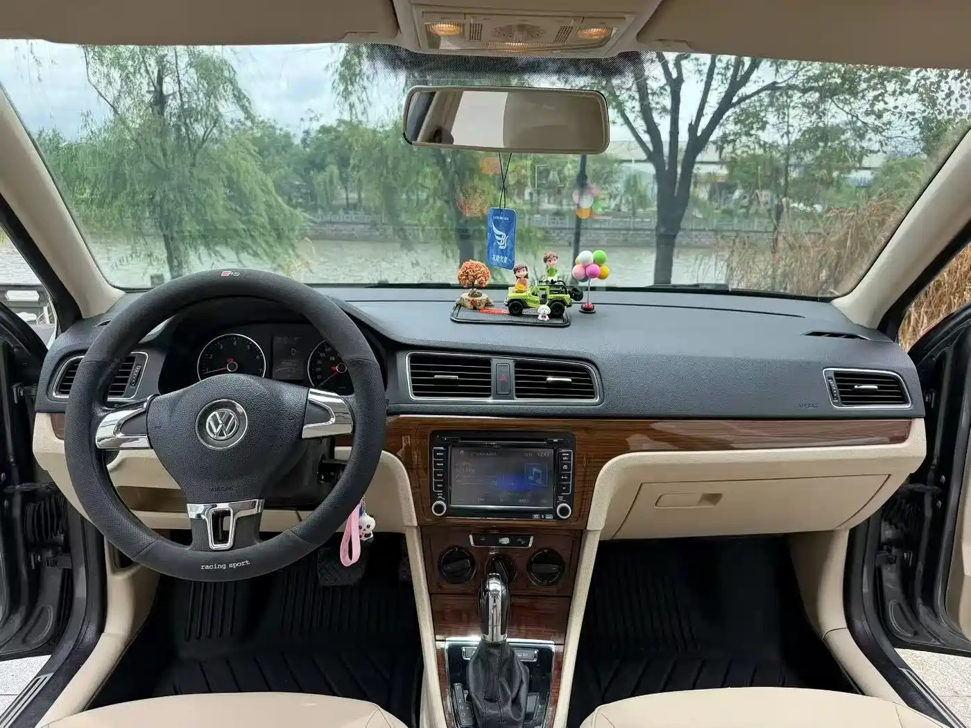 Volkswagen Lavida 2013 Facelift 1.4TSI DSG Comfort фото 4