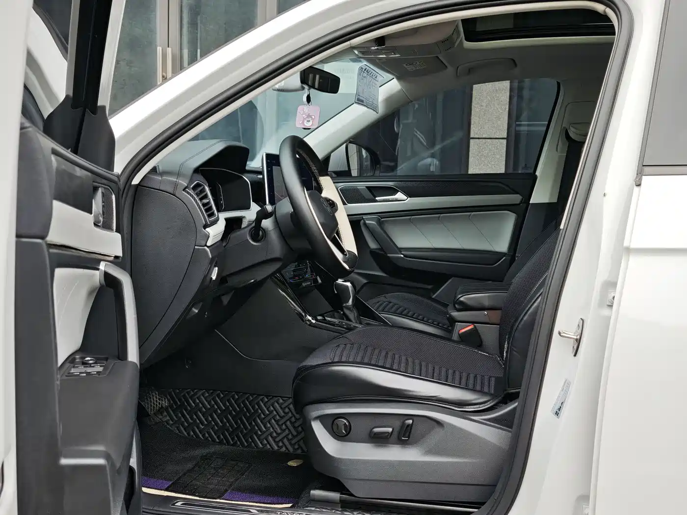 Volkswagen Tayron 2023 330TSI 2WD Luxury Plus Advanced Edition фото 4