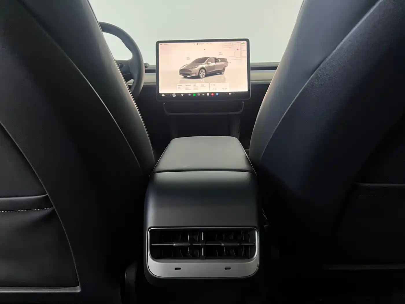Фото 4 - Tesla Model Y