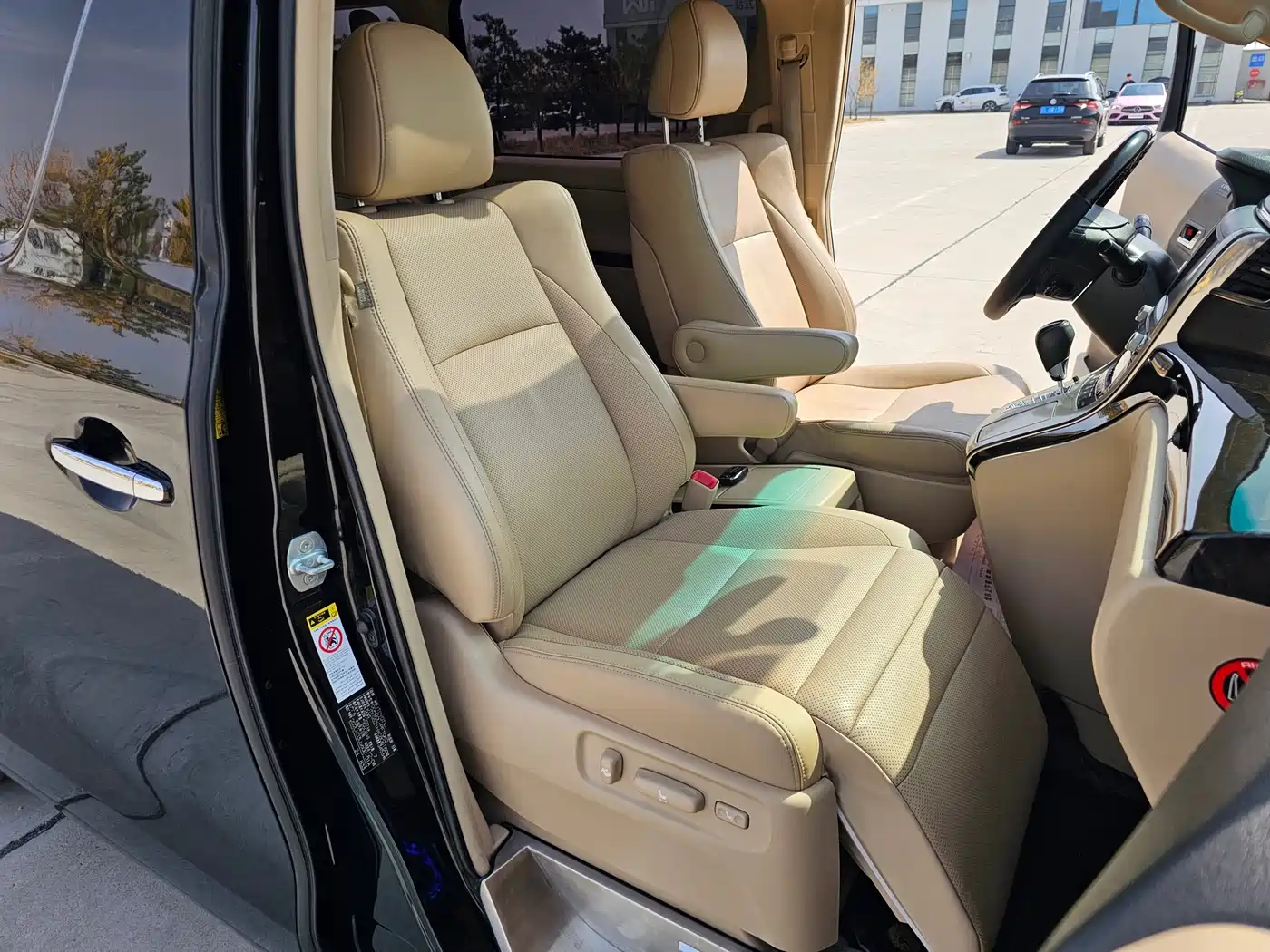 Toyota Alphard 2012 3.5L Luxury Edition фото 21