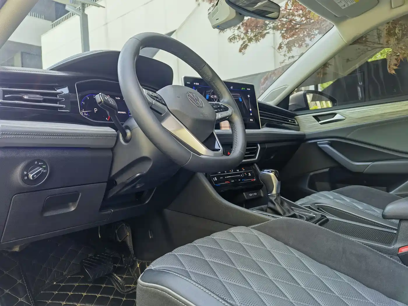 Volkswagen Sagitar 2023 300TSI DSG Excellence Edition фото 7