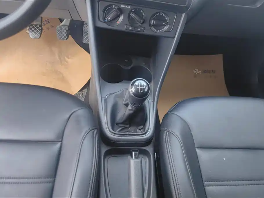 Volkswagen Polo 2018 1.5L Manual Safe Drive фото 16