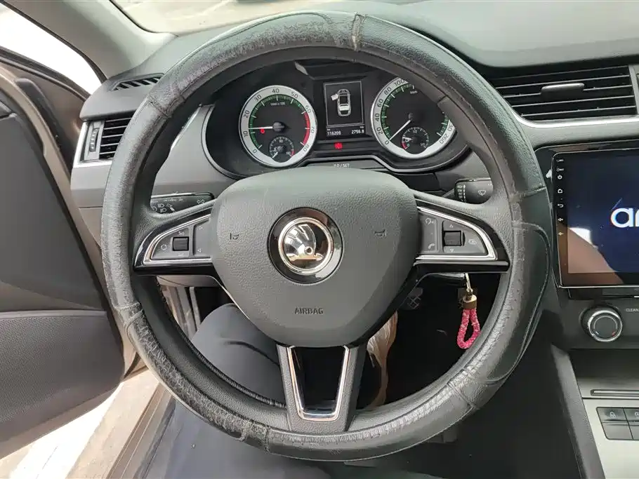 Škoda Octavia 2019 1.5L Automatic Luxury Edition фото 15