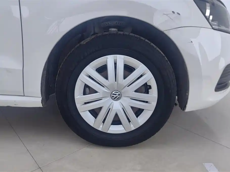 Volkswagen Polo 2018 1.5L Manual Safe Drive фото 6