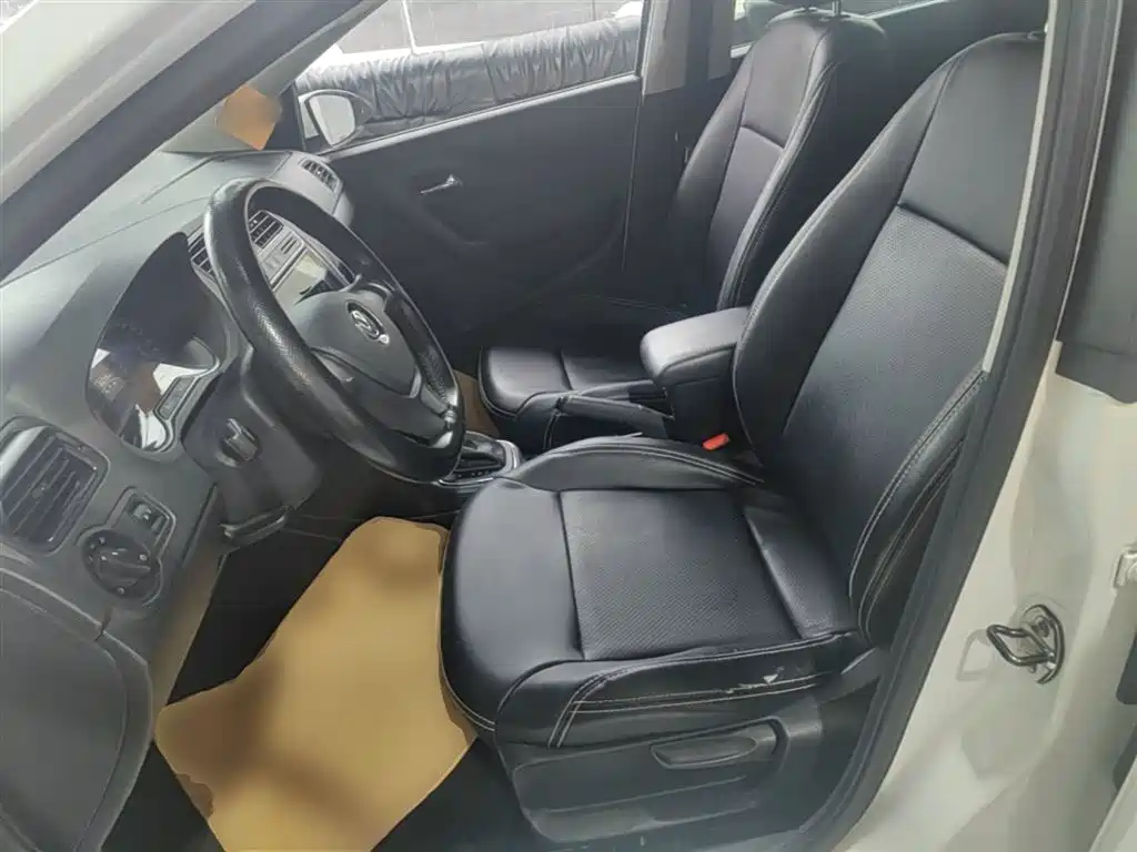 Volkswagen Polo 2018 1.5L Auto Safe Drive фото 15