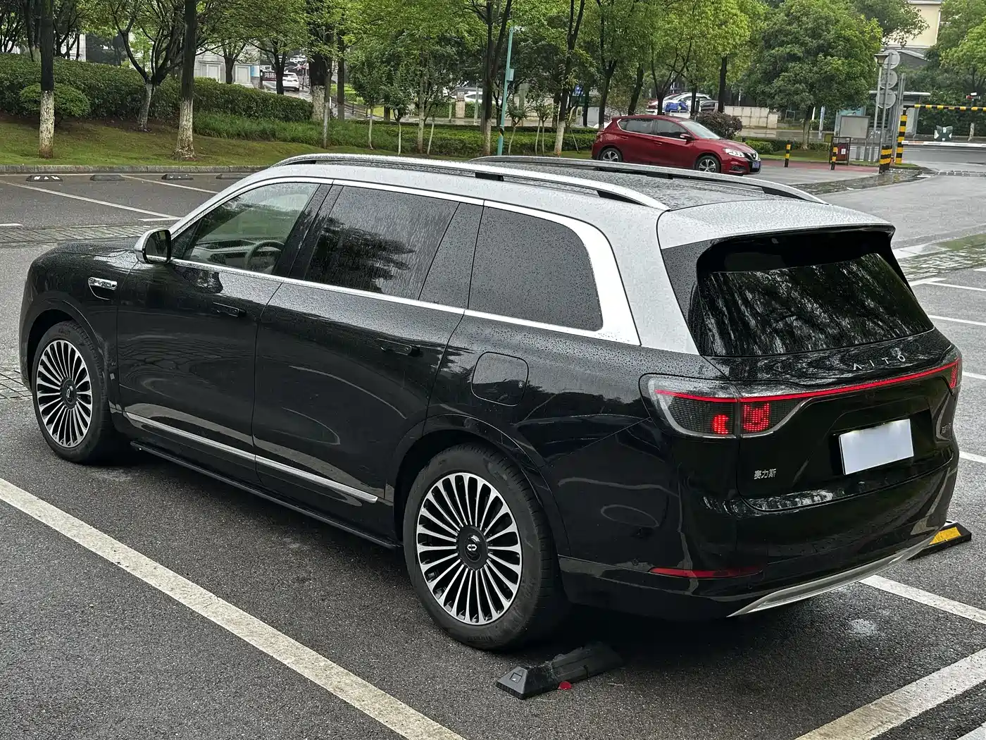 AITO Wenjie AITO M9 2024 Model Extended Range Ultra Edition 52kWh 5-Seater фото 13