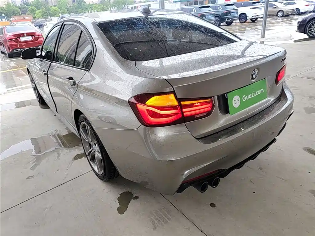 BMW 3 Series 2018 320i M Sport Black Night Edition фото 5