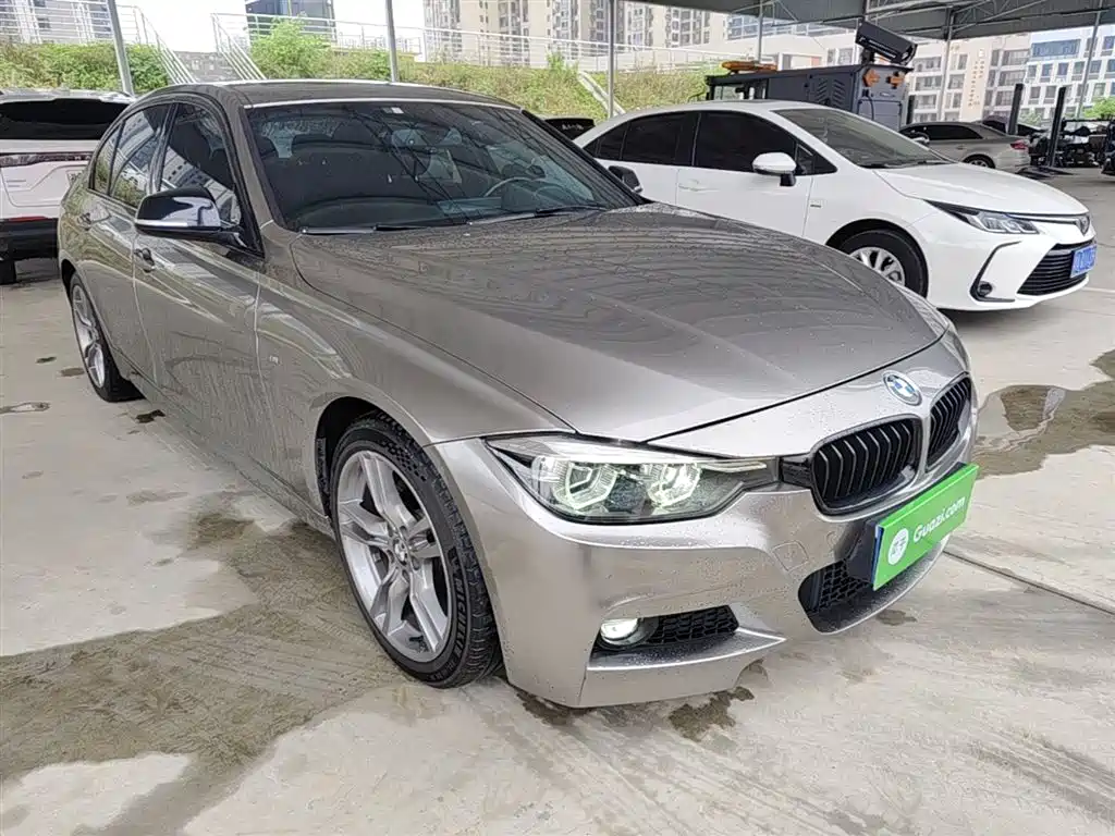 BMW 3 Series 2018 320i M Sport Black Night Edition фото 4
