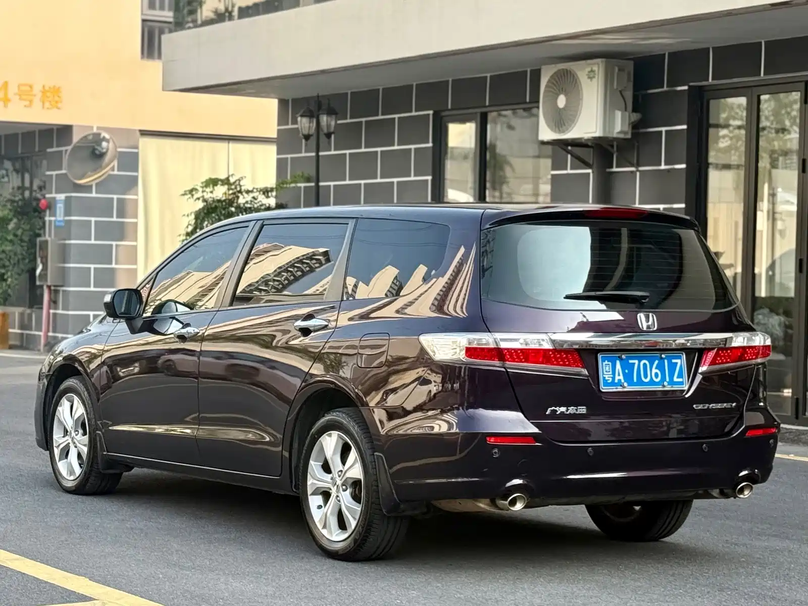 Photo 7 - Honda Odyssey