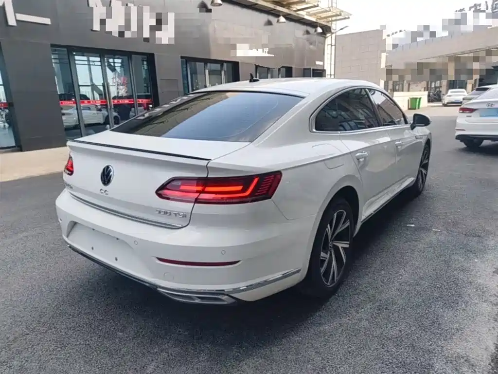 Volkswagen FAW-Volkswagen CC 2024 330TSI Dazzling Edition фото 7