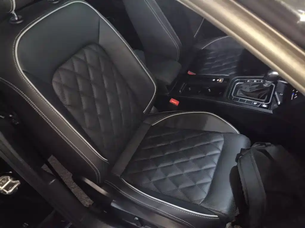 Volkswagen Magotan GTE Plug-in Hybrid 2022 GTE Luxury фото 25