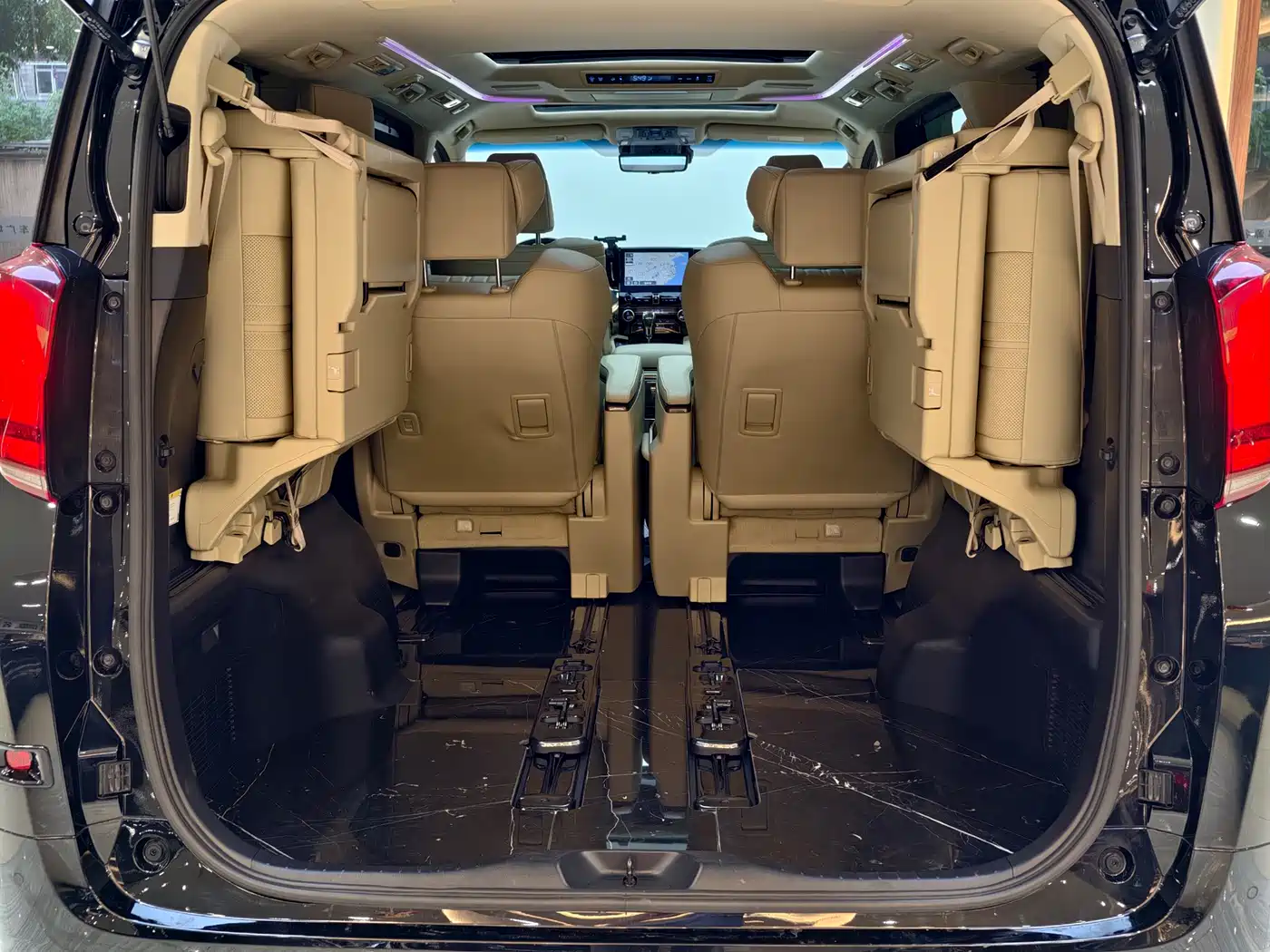 Toyota Alphard 2021 Hybrid 2.5L Premium фото 17