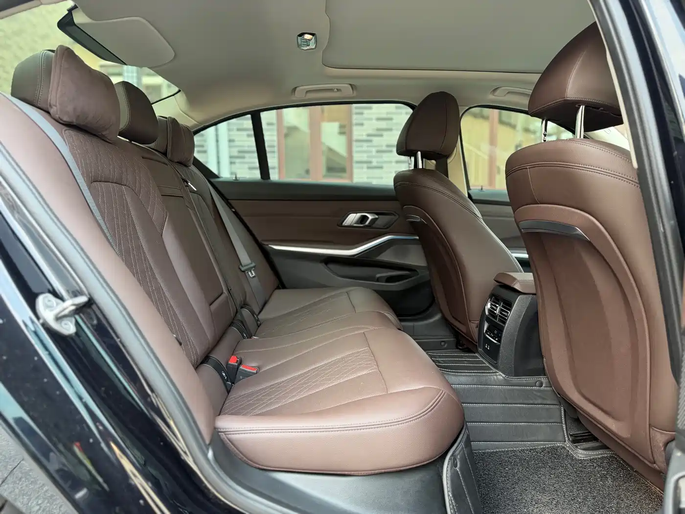 BMW 3 Series 2023 325Li M Sport Package фото 11