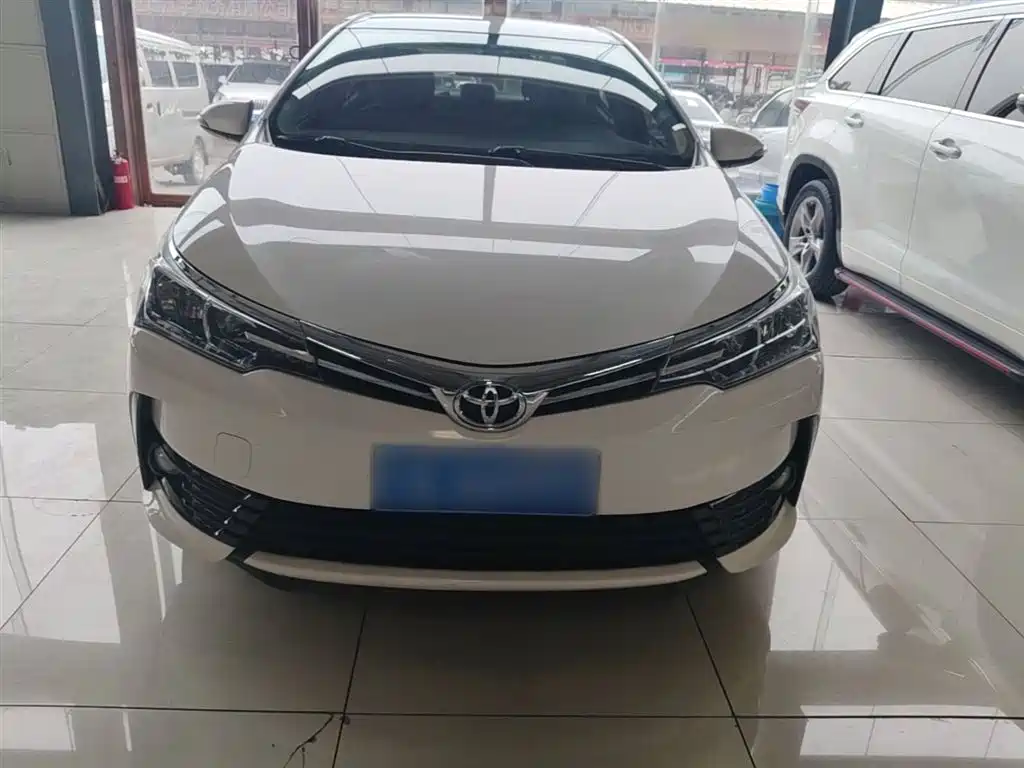 Toyota Corolla 2017 Facelift 1.2T S-CVT GL фото 3