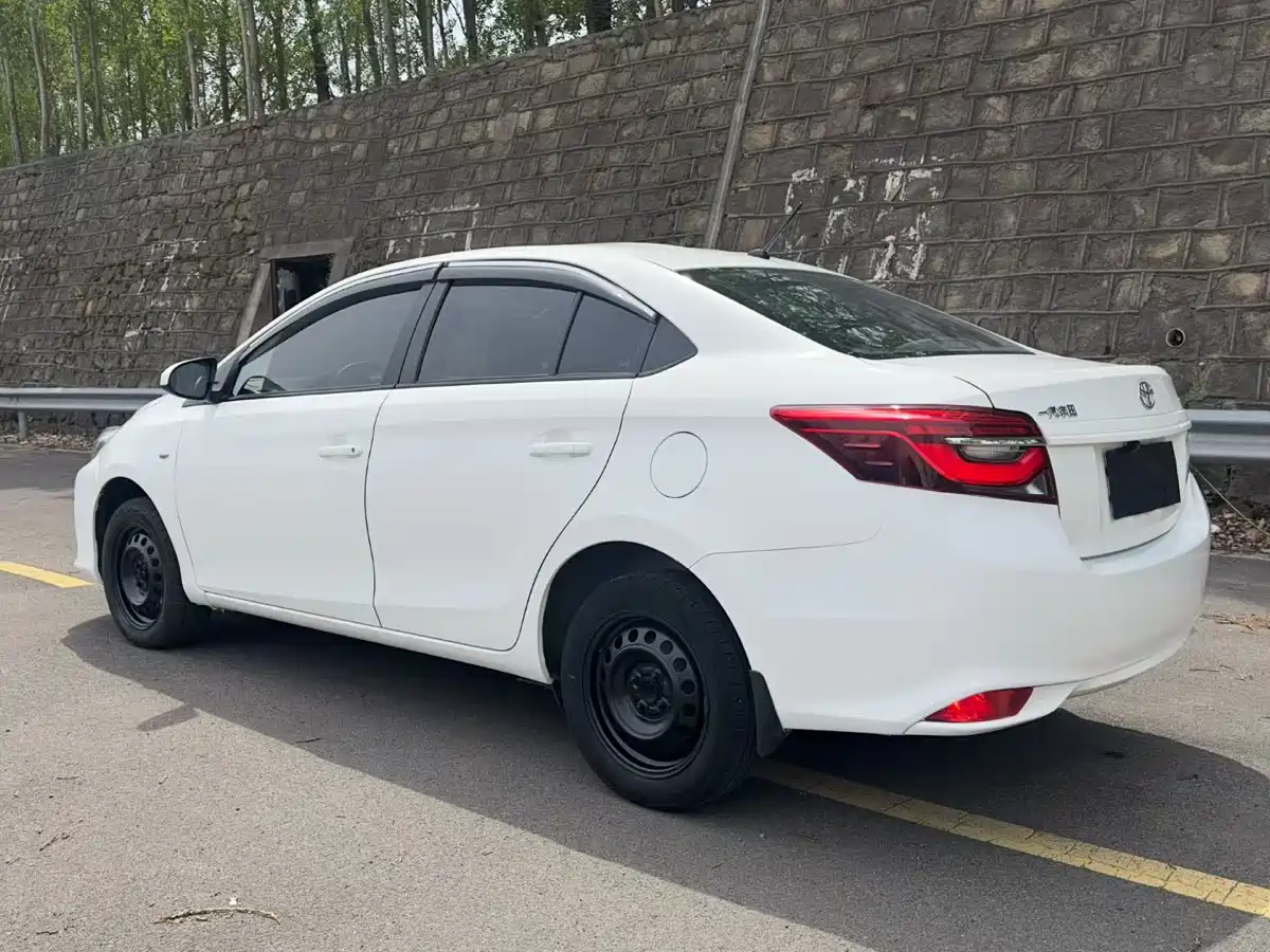 Toyota Vios 2021 1.5L Manual Chuangxing Edition фото 7