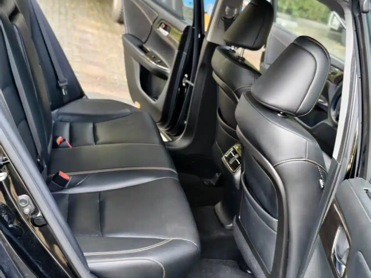 Photo 6 - Honda Accord