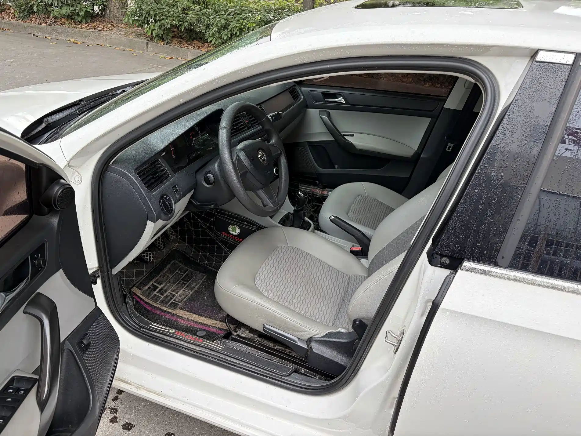 Photo 4 - Škoda Rapid