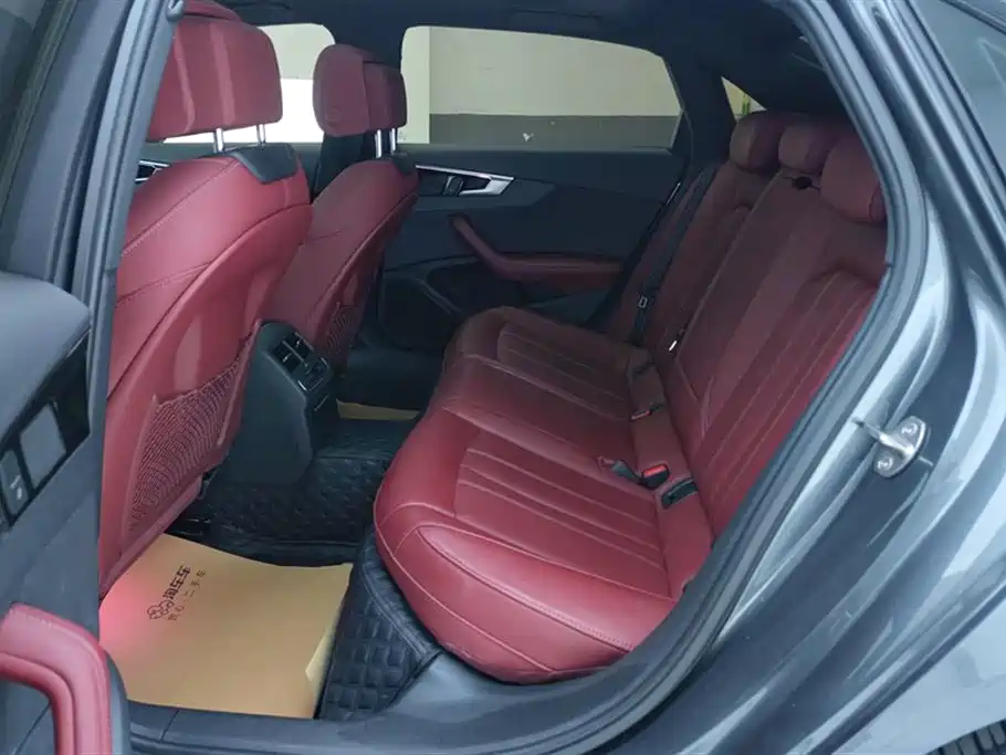 Audi A4L 2023 40 TFSI Luxury Sport фото 11