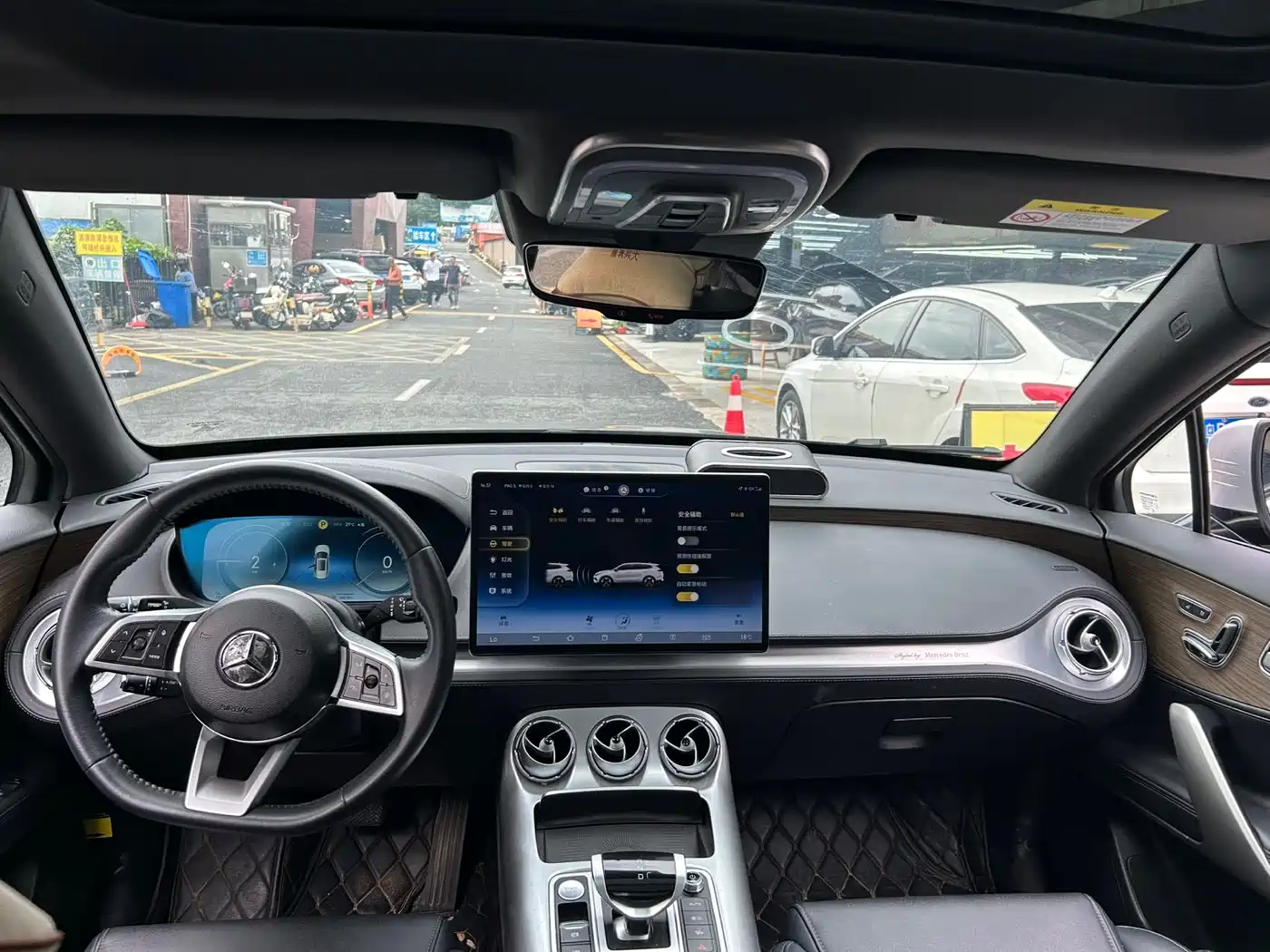 Denza X 2020 PHEV Classic Edition фото 10