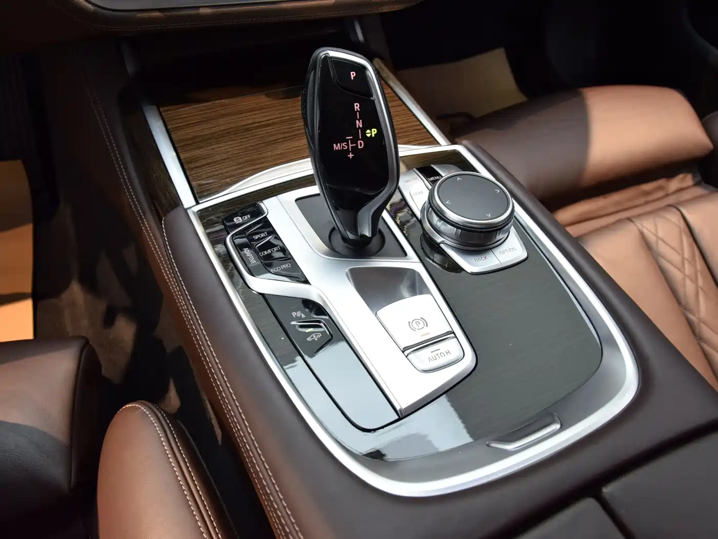 BMW 7 Series 2021 Model 730Li Luxury Package фото 18