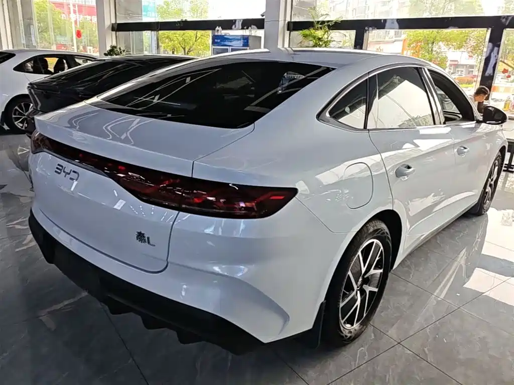 BYD Qin L 2024 DM-i 80KM Superior фото 7