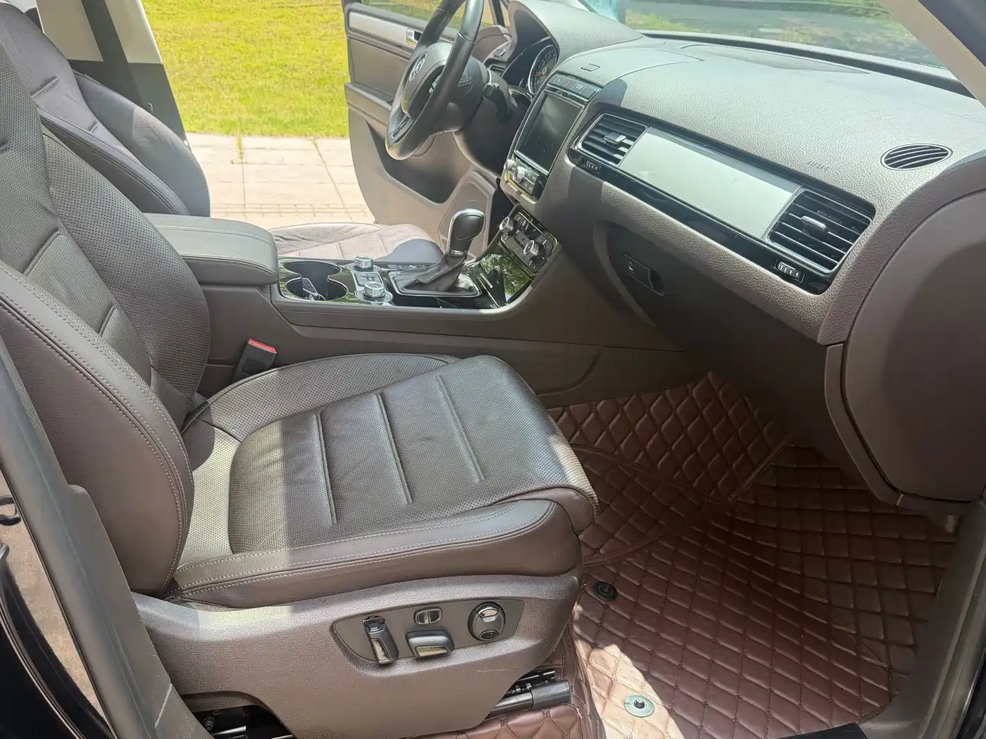Volkswagen Touareg 2018 3.0TSI Glory Collector's Edition фото 4