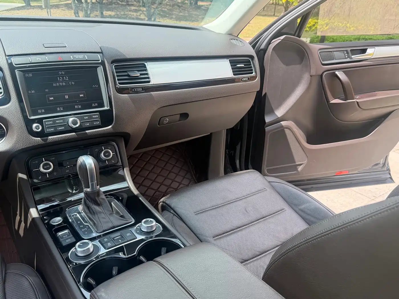 Volkswagen Touareg 2018 3.0TSI Glory Collector's Edition фото 11