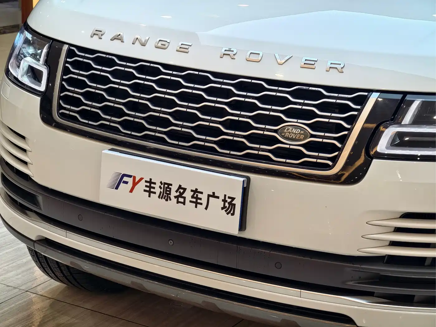 Land Rover Range Rover 2019 3.0 SCV6 Heritage Edition фото 26