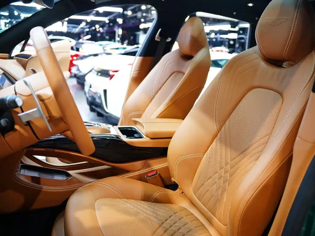 Photo 26 - Aston Martin DBX