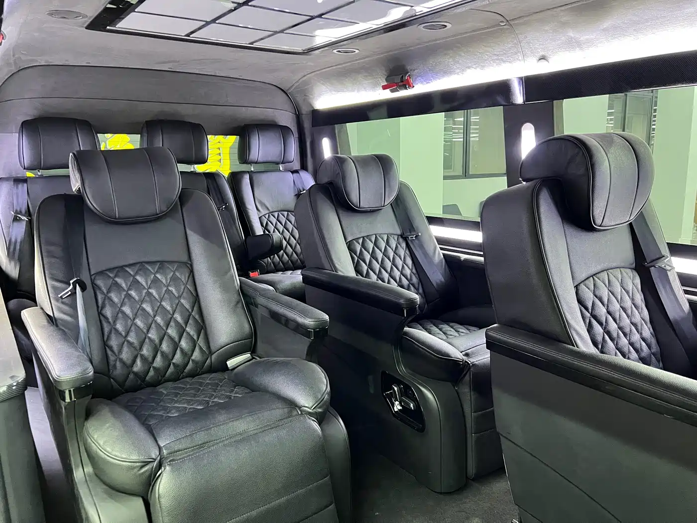 Toyota HIACE 2011 2.7L Manual Standard 10-seater фото 10