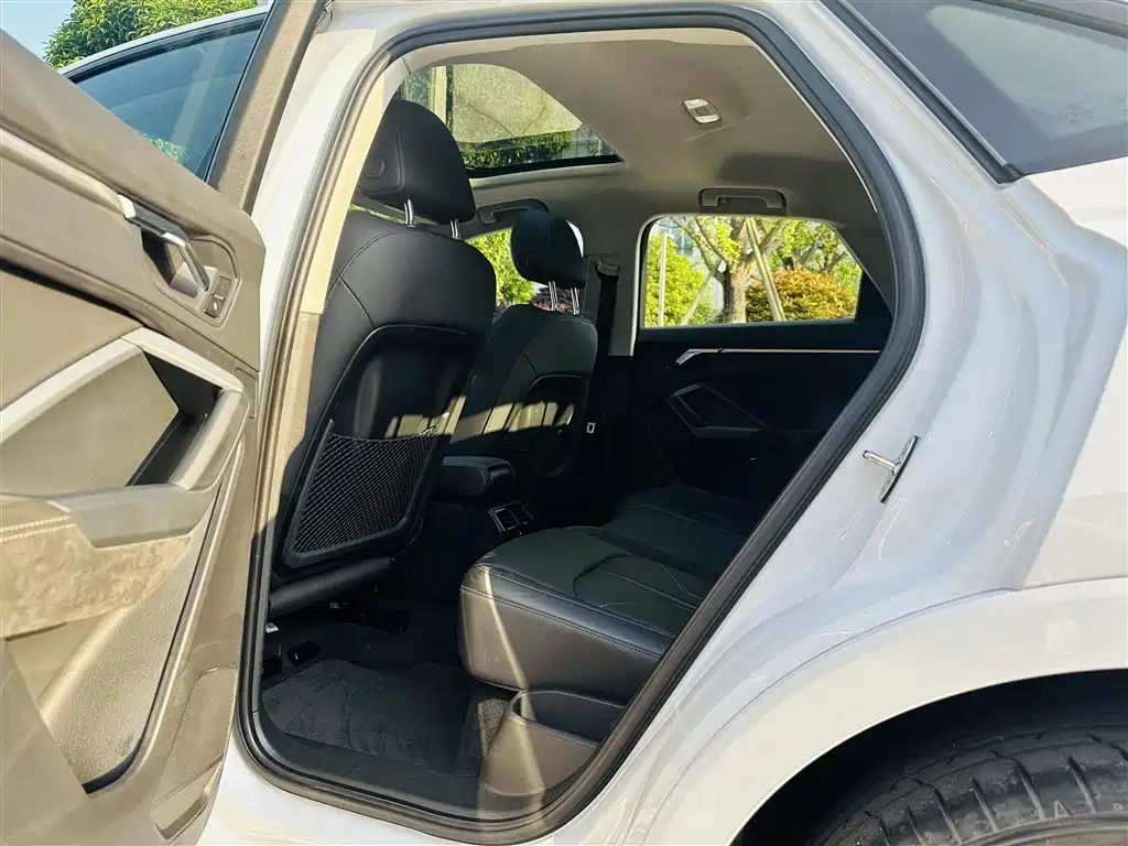 Audi Q3 Sportback 2023 40 TFSI Fashion фото 7