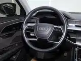 Photo 27 - Audi A8