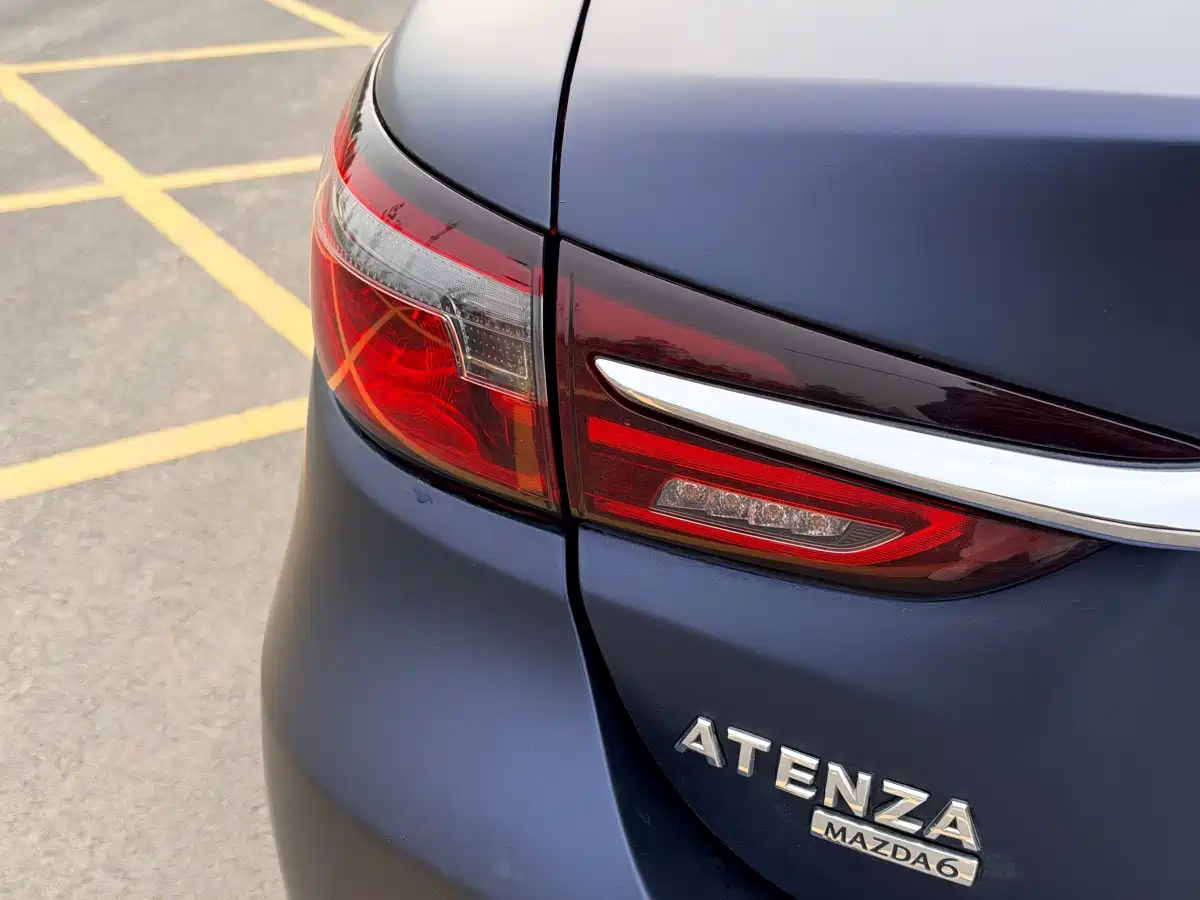 Photo 27 - Mazda Atenza