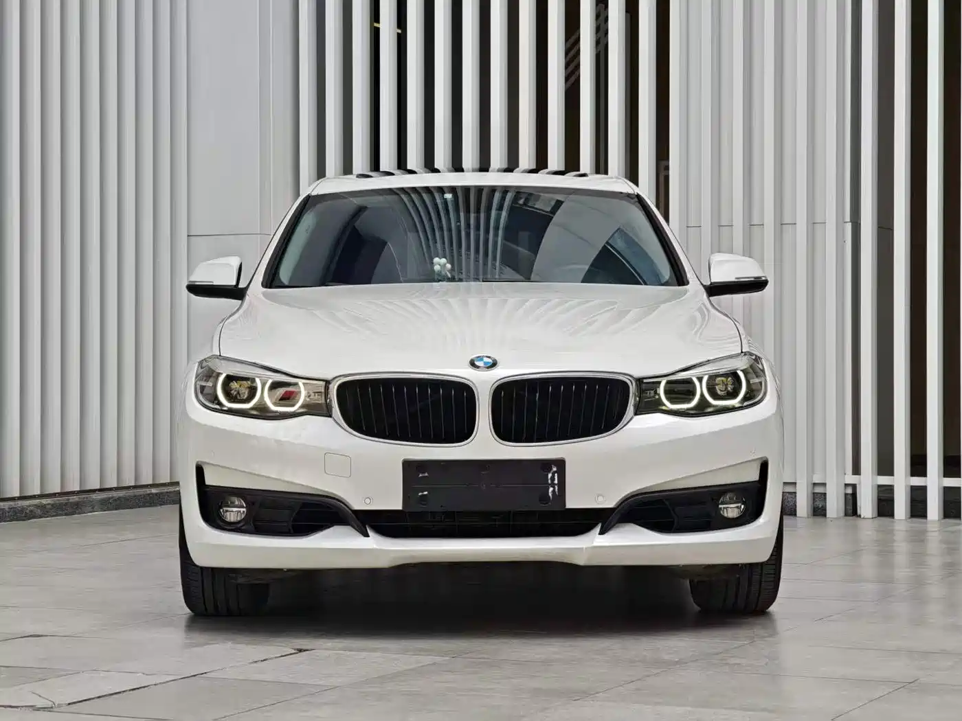 BMW 3 Series GT 2018 320i Fashion фото 2